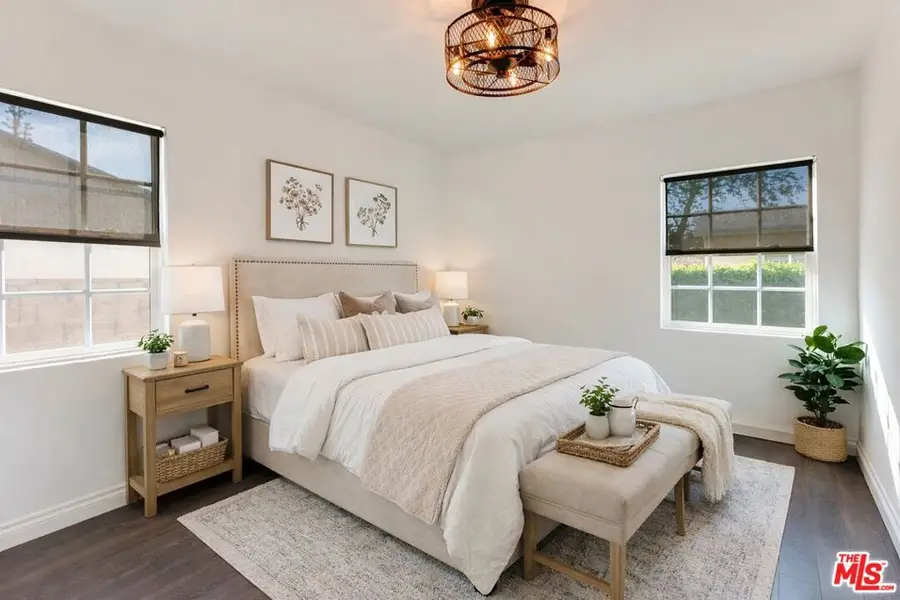 18318 Gresham Street, Northridge, CA 91325 - #3