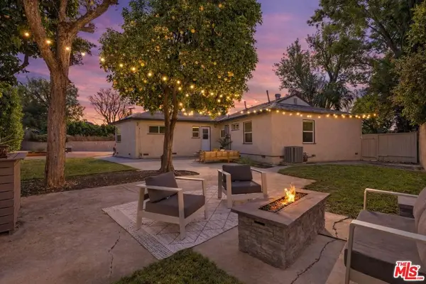 7822 Peach Avenue, Van Nuys, CA 91406