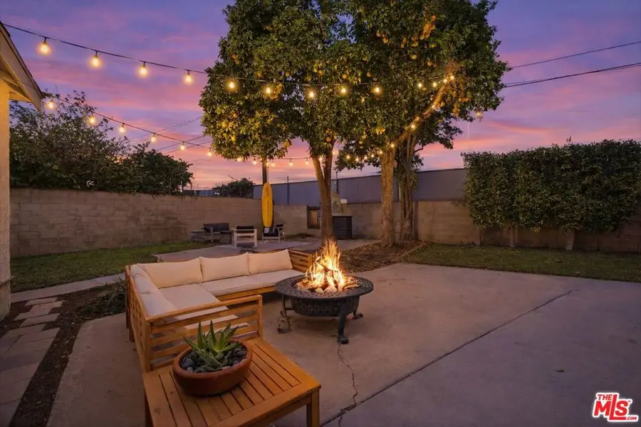 7822 Peach Avenue, Van Nuys, CA 91406 - #2