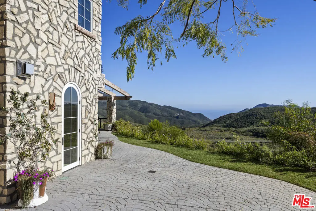 33239 Mulholland Highway, Malibu, CA 90265 - #1