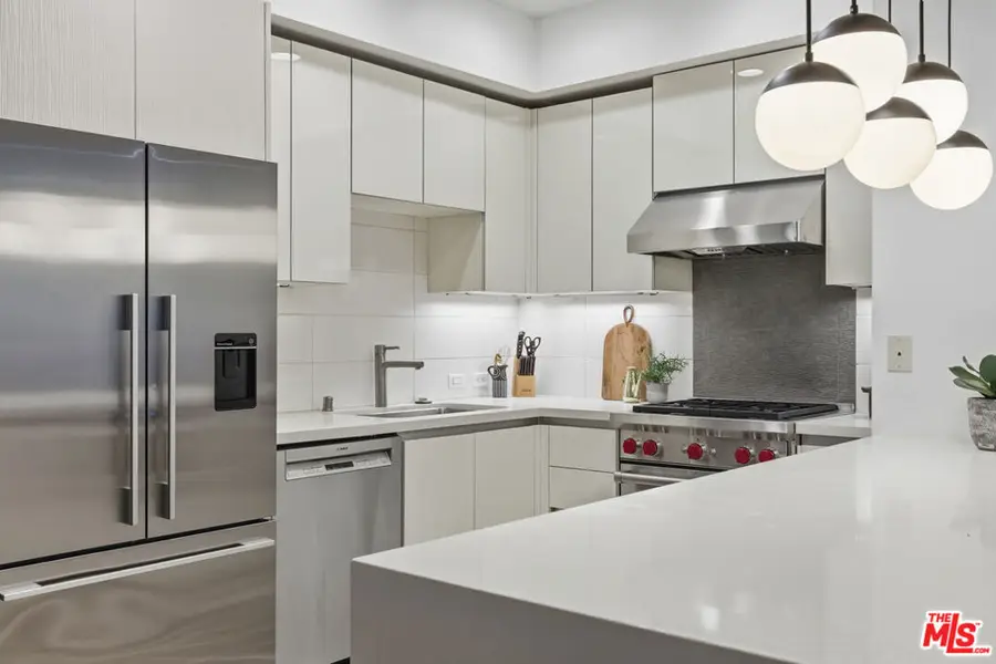 441 S Barrington Avenue #105, Los Angeles, CA 90049 - #3