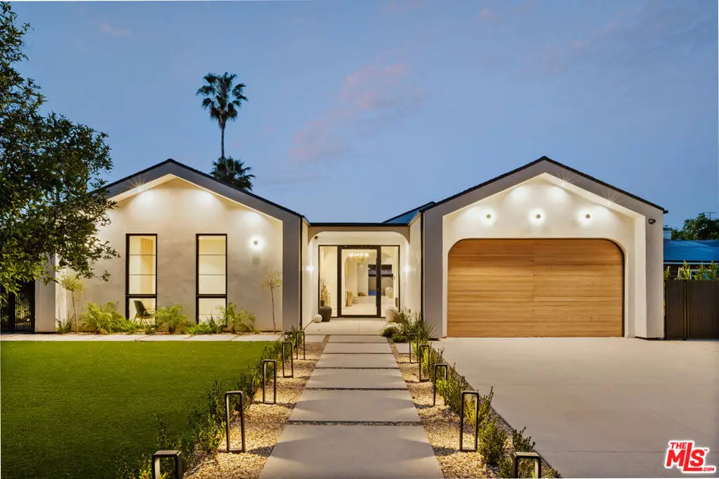 22821 Collins Street, Woodland Hills, CA 91367 - #1