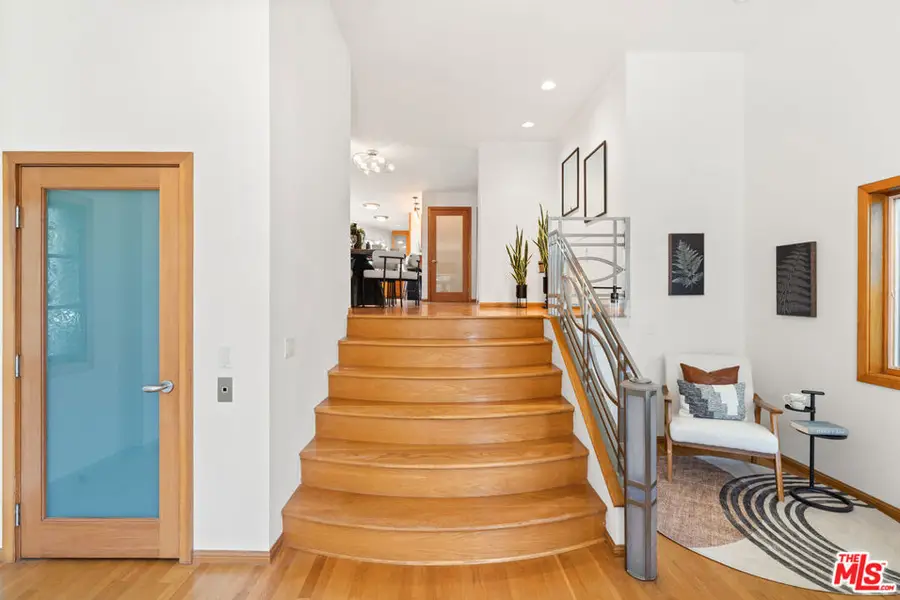 8781 Lookout Mountain Avenue, Los Angeles, CA 90046 - #3