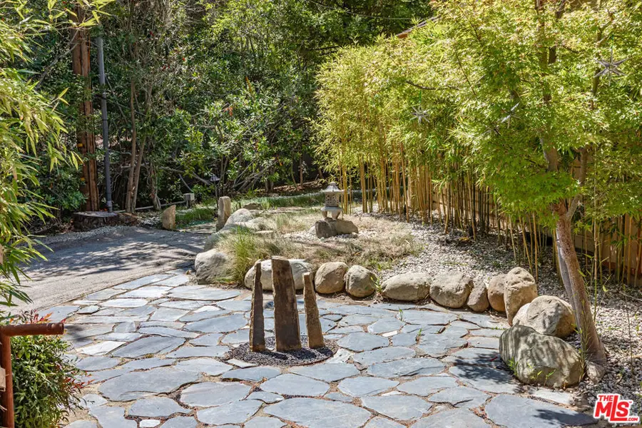 1064 Meadows End Drive, Calabasas, CA 91302 - #3