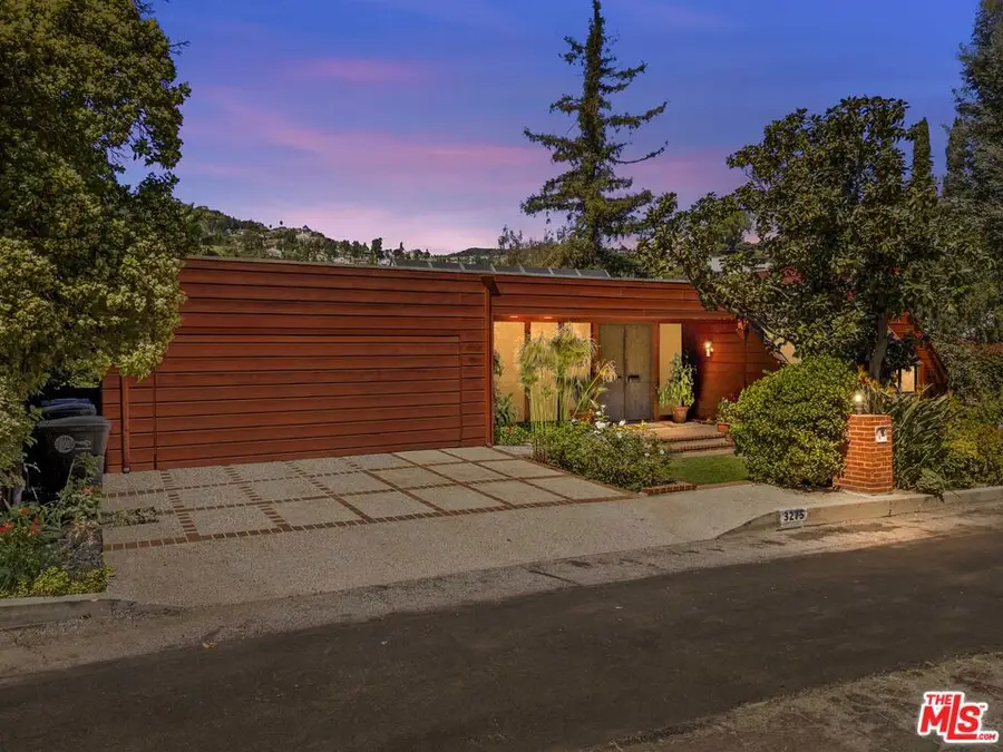 3275 Buckingham Road, Glendale, CA 91206 - #2