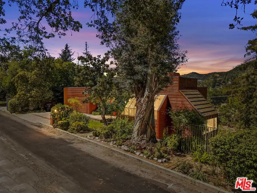 3275 Buckingham Road, Glendale, CA 91206 - #3