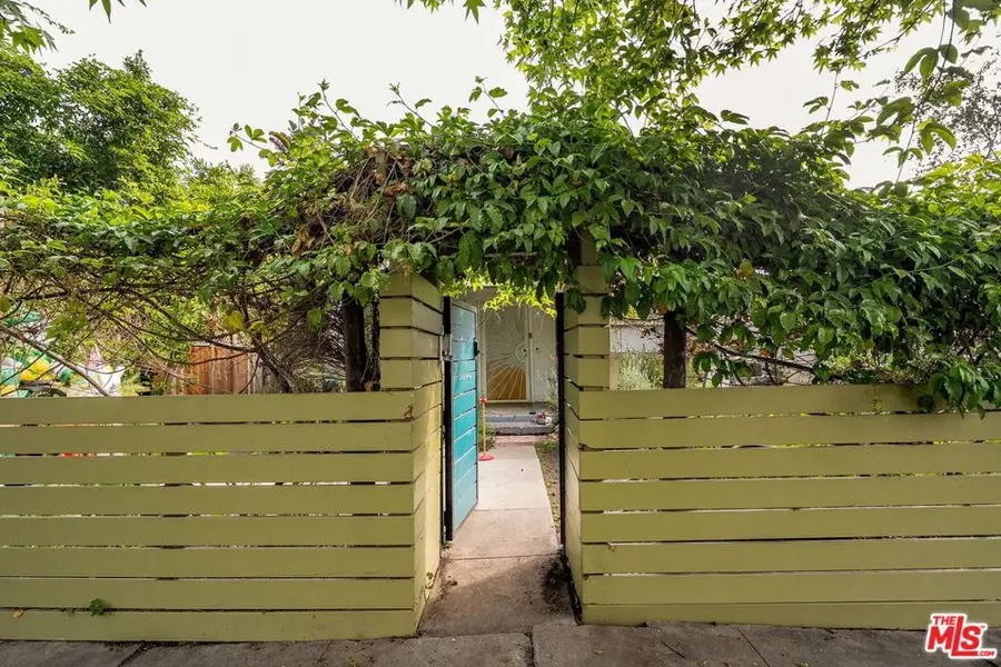 2206 Walnut Avenue, Venice, CA 90291 - #3