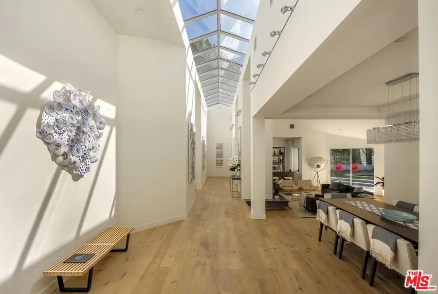 3833 Hayvenhurst Drive, Encino, CA 91436 - #2