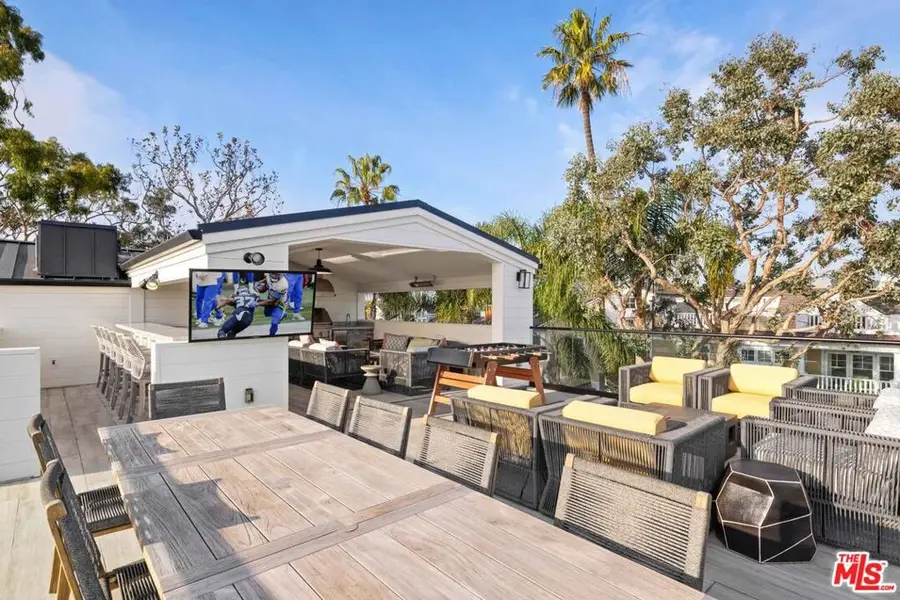 121 Emerald Avenue, Newport Beach, CA 92662 - #2