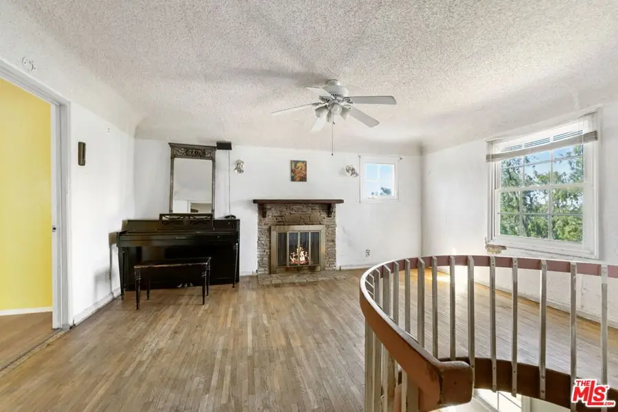 1523 Highgate Avenue, Los Angeles, CA 90042 - #2