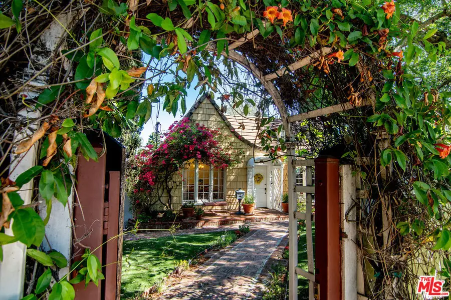 14413 Valley Vista Boulevard, Sherman Oaks, CA 91423 - #2