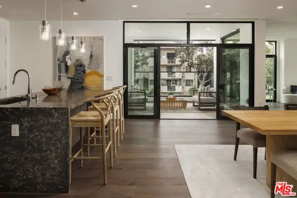 425 N Palm Drive #201, Beverly Hills, CA 90210