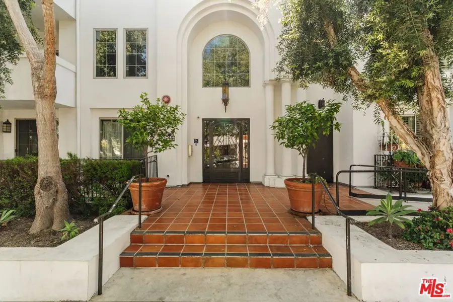 10648 Woodbridge Street #106, Toluca Lake, CA 91602 - #2