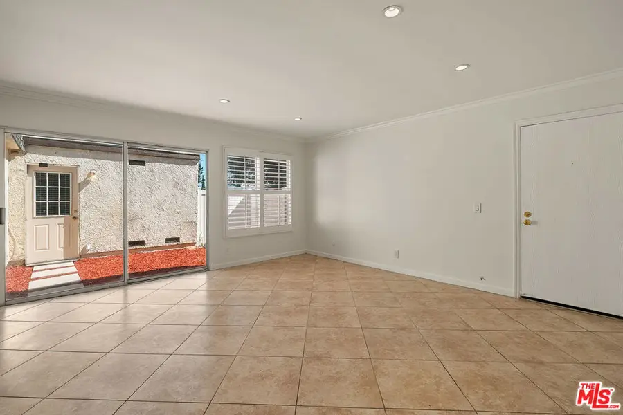 6521 Wystone Avenue #1, Reseda, CA 91335 - #3