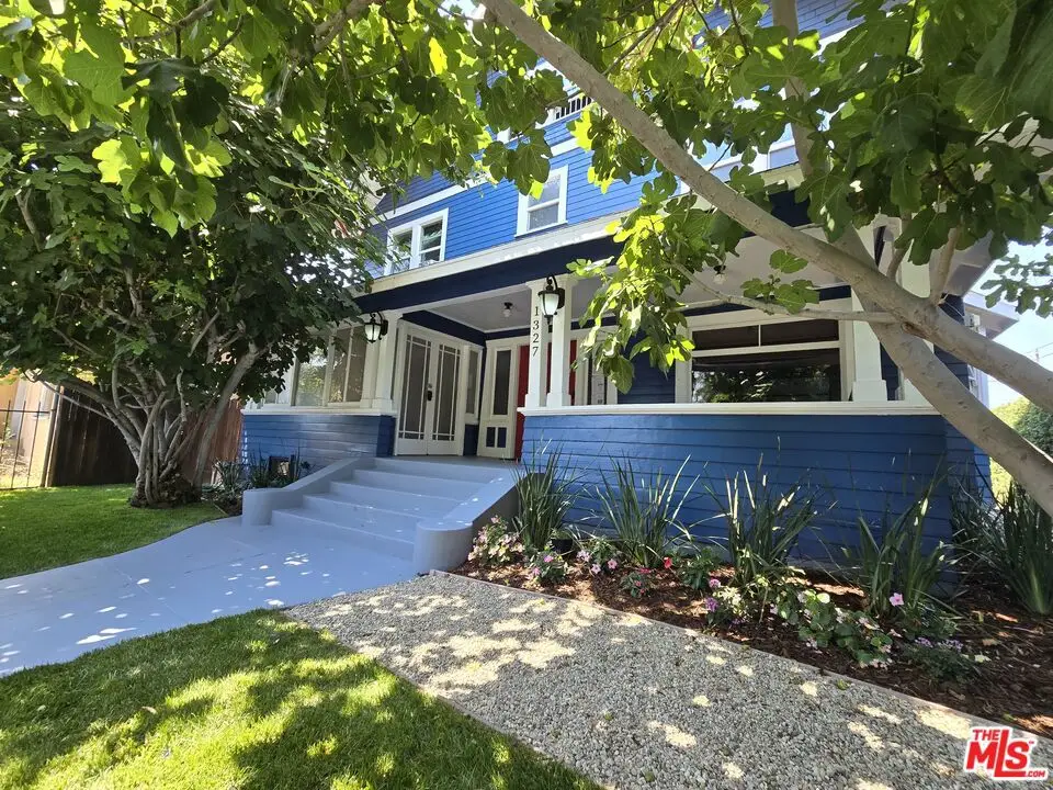 1327 W 35th Street, Los Angeles, CA 90007 - #1