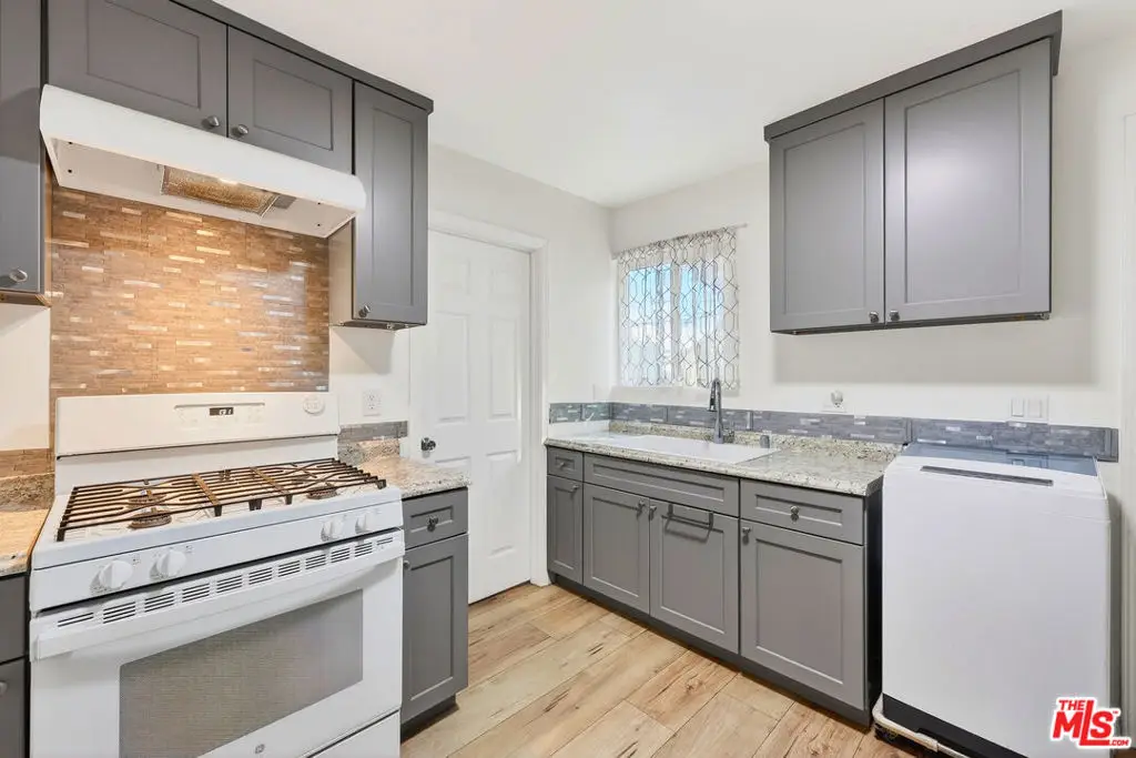 916 E 68th Street, Inglewood, CA 90302 - #1