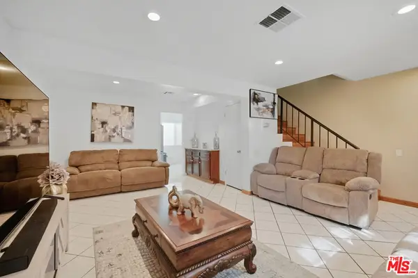 7422 Hazeltine Avenue #3, Van Nuys, CA 91405