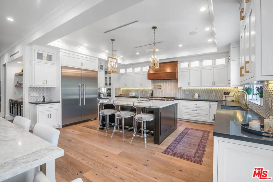 5125 Valjean Avenue, Encino, CA 91436 - #3