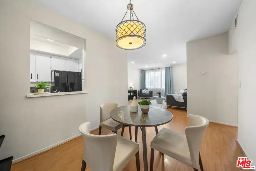 533 S St Andrews Place #220, Los Angeles, CA 90020 - #2