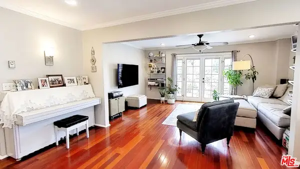 2215 Oak Street #202, Santa Monica, CA 90405