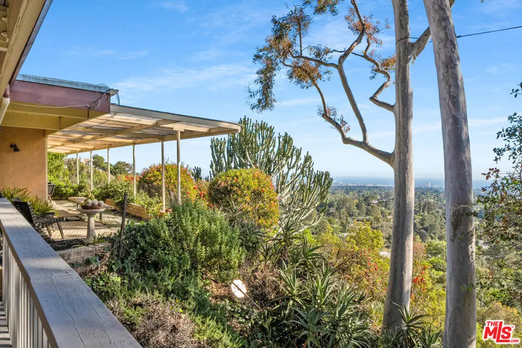 971 Stonehill Lane, Los Angeles, CA 90049 - #1