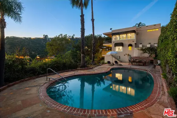 1537 Viewsite Terrace, Los Angeles, CA 90069