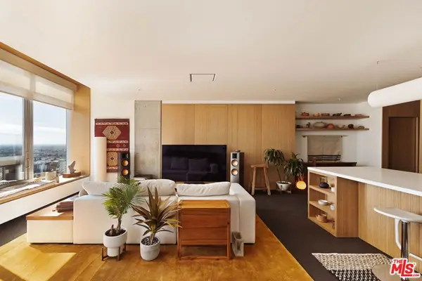 1155 S Grand Avenue #2107, Los Angeles, CA 90015