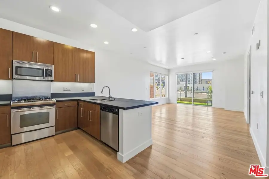 6001 Carlton Way #303, Los Angeles, CA 90028 - #3