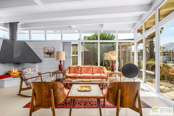 2244 E Tahquitz Canyon Way #8, Palm Springs, CA 92262