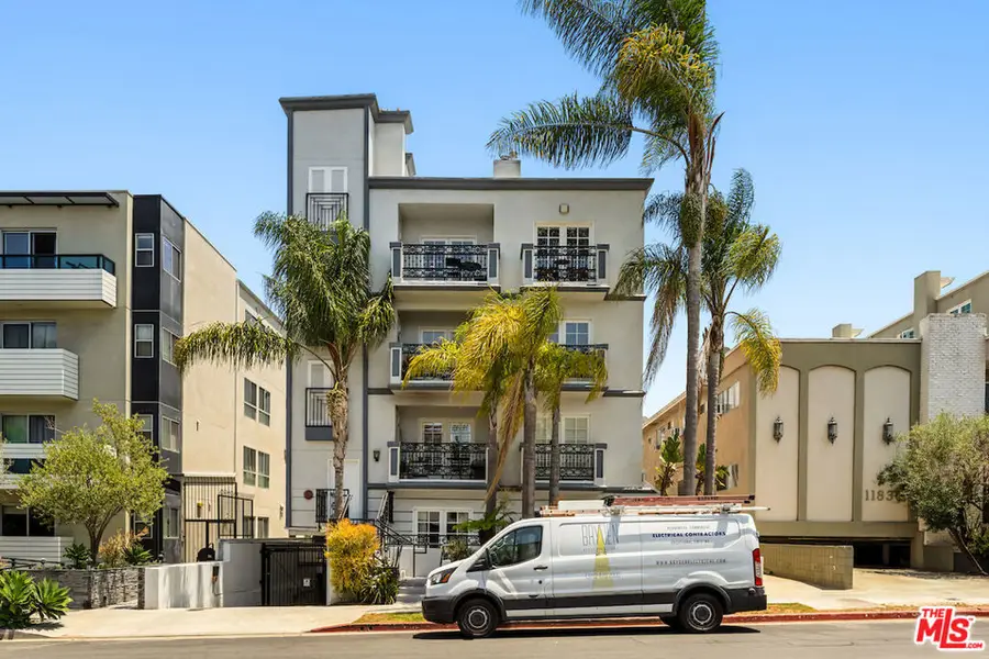 11826 Dorothy Street #PH1, Los Angeles, CA 90049 - #3