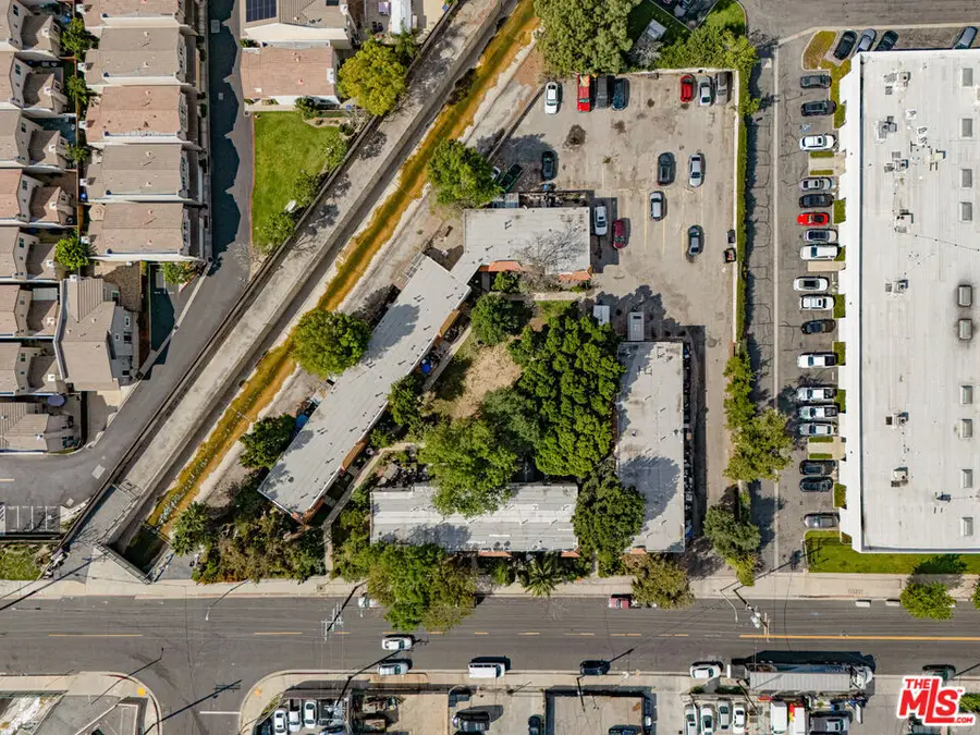 9015 Owensmouth Avenue, Canoga Park, CA 91304 - #2