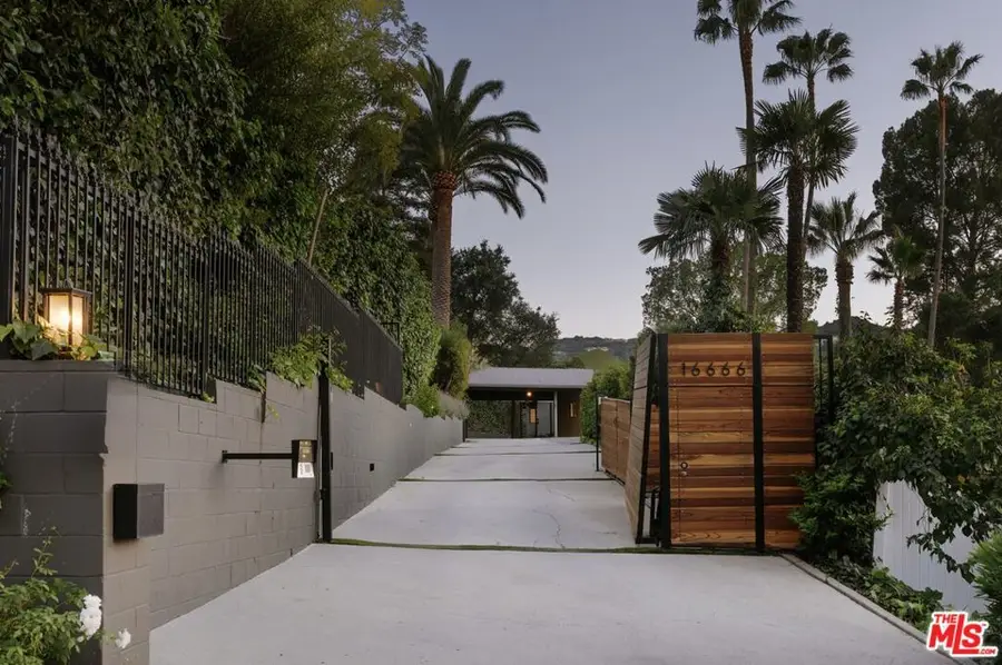 16666 Oldham Street, Encino, CA 91436 - #2