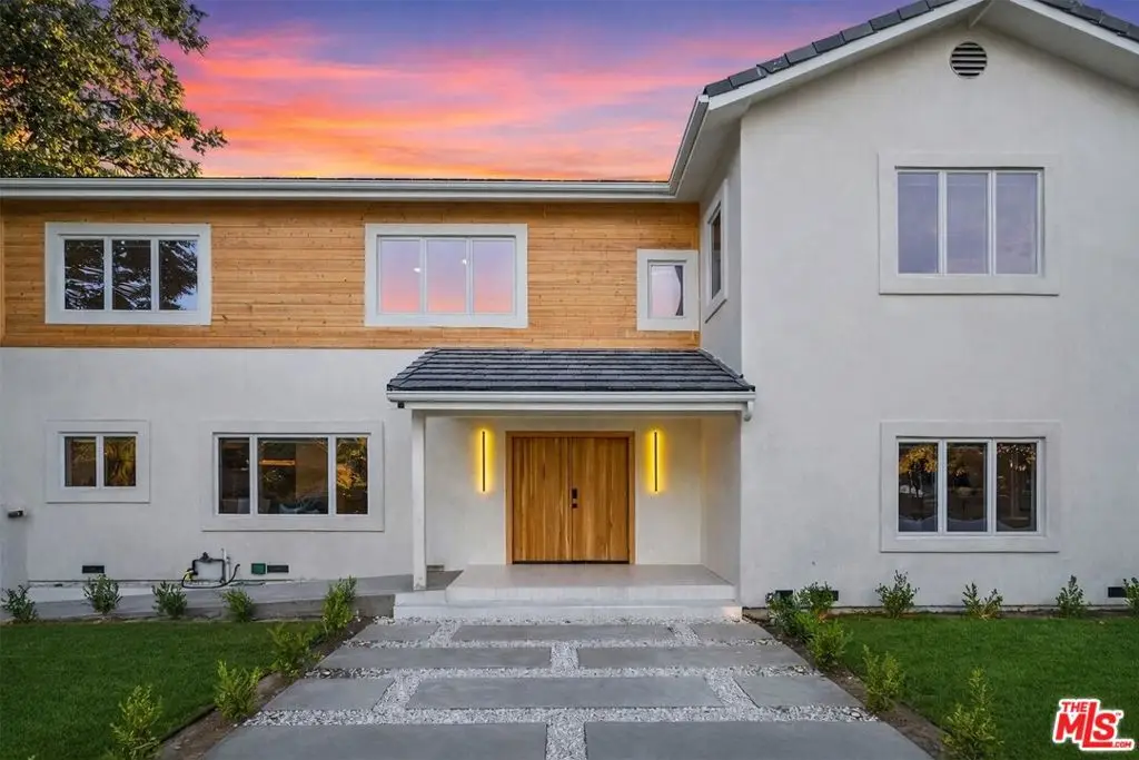 5439 Gentry Avenue, Valley Village, CA 91607 - #1