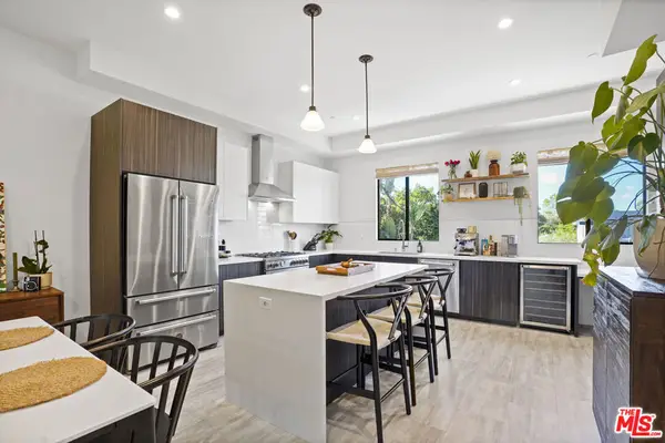 6716 N Royce Lane, Van Nuys, CA 91411