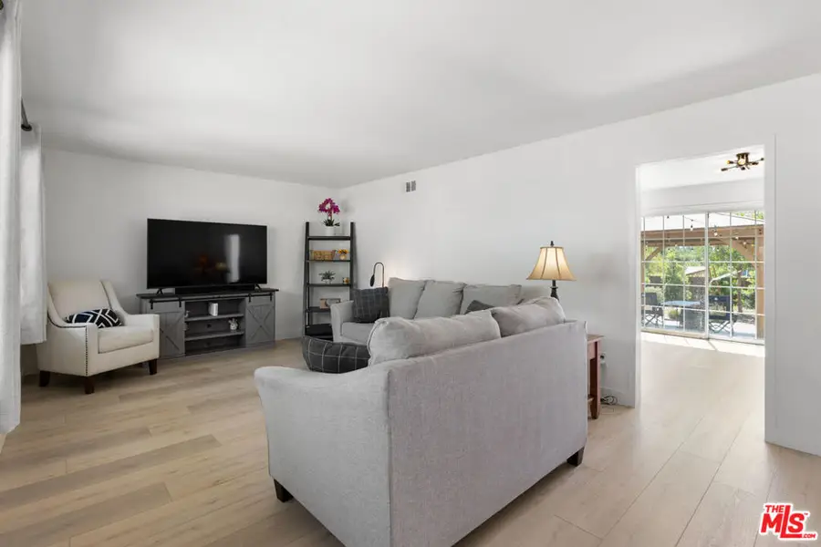 10124 Jimenez Street, Sylmar, CA 91342 - #3