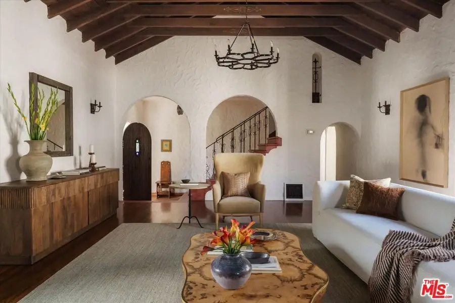 1633 Santa Barbara Avenue, Glendale, CA 91208 - #3