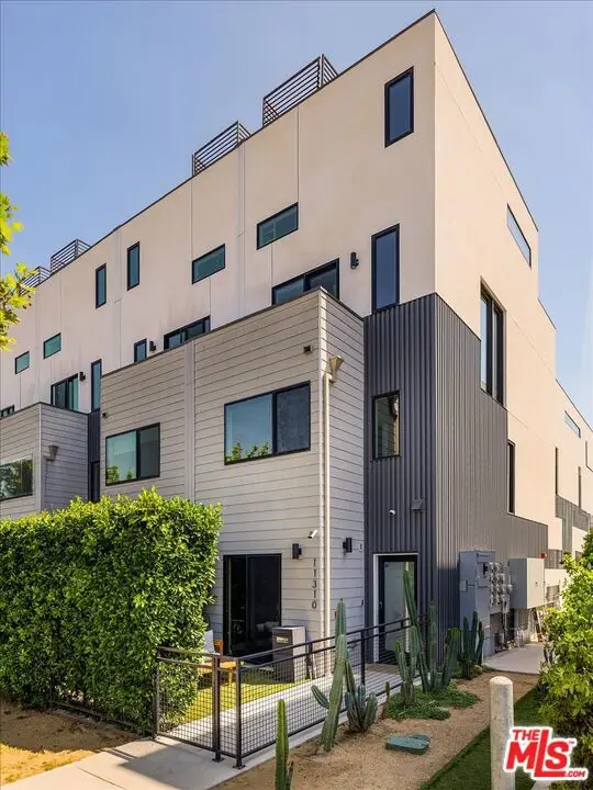 11310 Victory Boulevard, North Hollywood, CA 91606 - #1