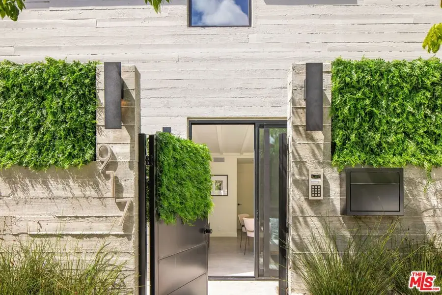 917 Hilldale Avenue, West Hollywood, CA 90069 - #2