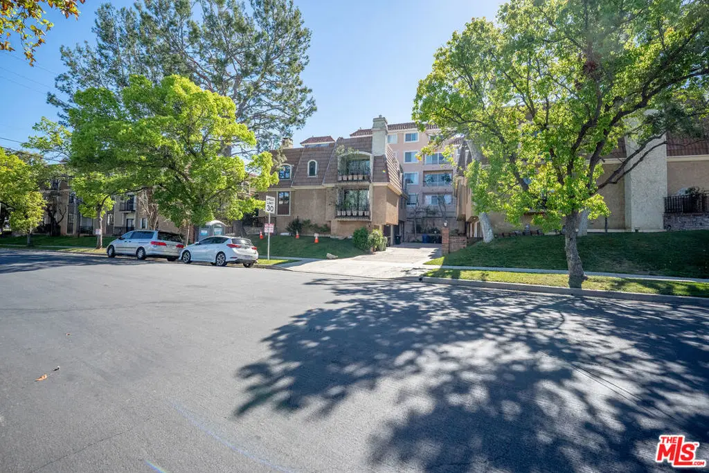 4368 W 8th Street #17, Los Angeles, CA 90005 - #1