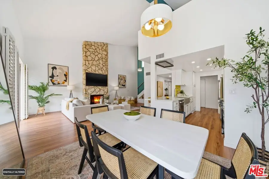 725 S Barrington Avenue #304, Los Angeles, CA 90049 - #3