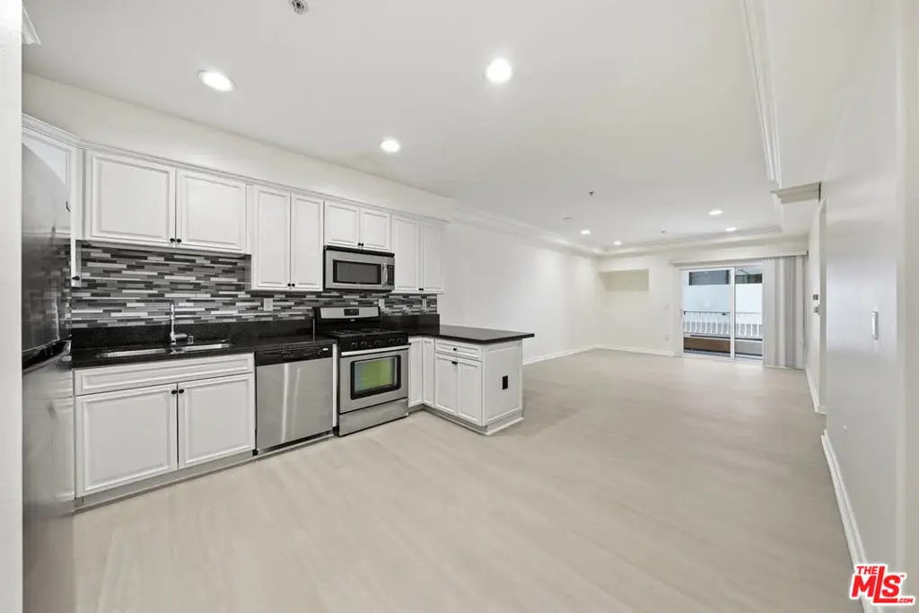 1037 Fedora Street #204, Los Angeles, CA 90006 - #1