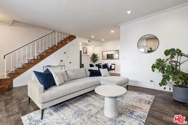 5139 Balboa Boulevard #11, Encino, CA 91316