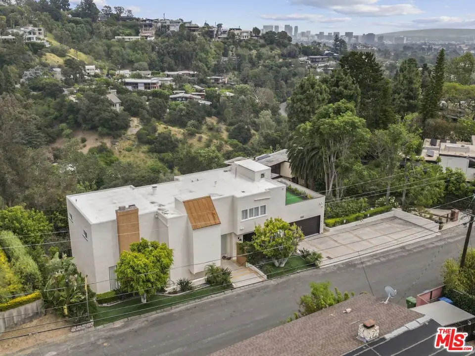 1052 N Kenter Avenue, Los Angeles, CA 90049 - #1