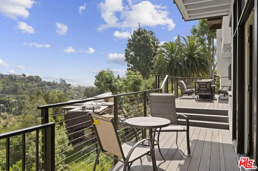1052 N Kenter Avenue, Los Angeles, CA 90049 - #2