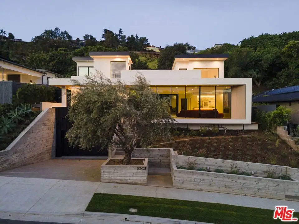 5208 Sanchez Drive, Los Angeles, CA 90008 - #1