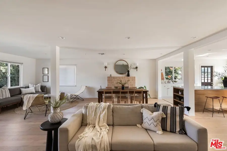 8841 Croydon Avenue, Los Angeles, CA 90045 - #2