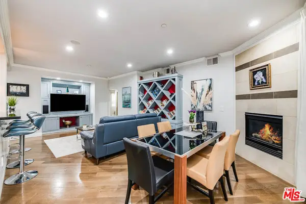 4805 Bellflower Avenue #104, Toluca Lake, CA 91601