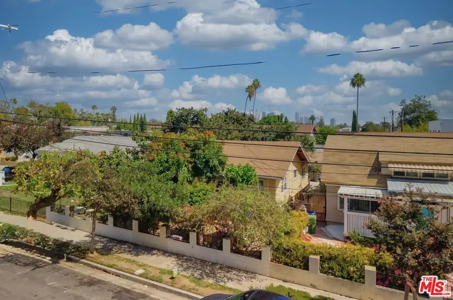 2304 S La Salle Avenue, Los Angeles, CA 90018 - #3