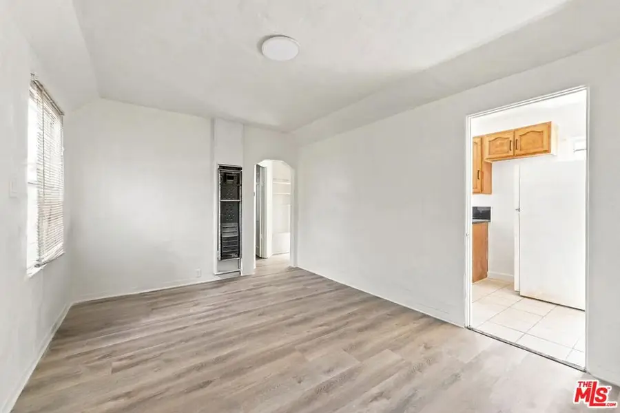 3427 S Bronson Avenue, Los Angeles, CA 90018 - #2