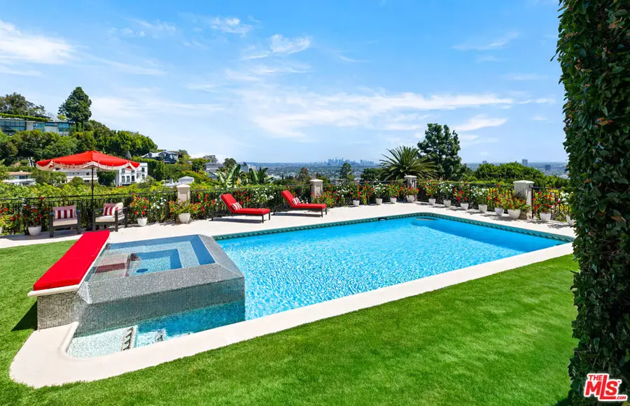 1260 St Ives Place, Los Angeles, CA 90069 - #2